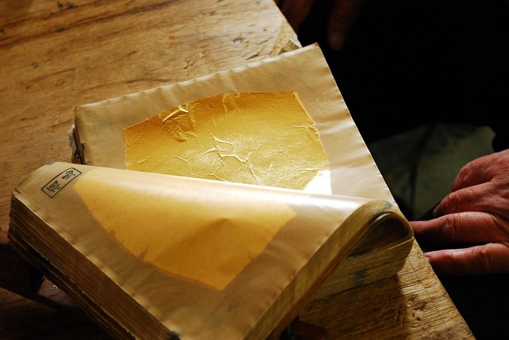 【寺島保太良商店】絲 tabane ロングネックレス［ 京都 工芸ブランド 絹素材 手作り 首飾り 人気 おすすめ アクセサリー ロングタイプ 上品 軽やか ギフト お取り寄せ 通販 送料無料 ふるさと納税 ］