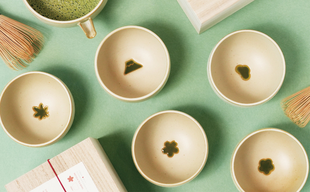 【fuuu】茶かざり抹茶碗 桐箱入〈富士山白色〉｜京都 清水焼 抹茶椀 人気 おしゃれ [ 京焼 窯元 陶謙窯 抹茶椀 おしゃれ 人気 おすすめ お茶 抹茶 茶道 茶道具 ギフト プレゼント お取り寄せ 通販 送料無料 ふるさと納税 ]