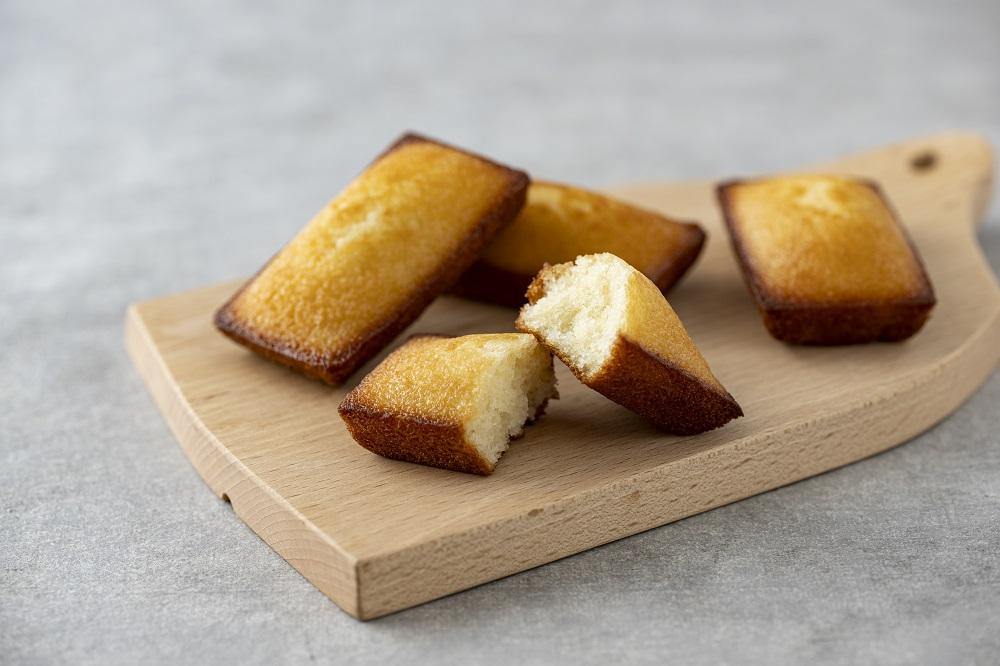 【あら、りんご。】りんごバターフィナンシェ 6個［ りんご スイーツ お菓子 バタークッキー(フィナンシェ) 林檎 人気 おすすめ お取り寄せ ギフト プレゼント 贈答 バター クッキー 青森 ］