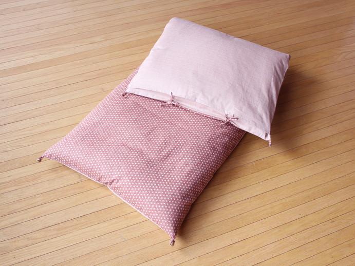 【 洛中高岡屋 】うたた寝にちょうどいい寛ぎのアイテム カバータイプごろ寝敷きふとん（ピンク系）