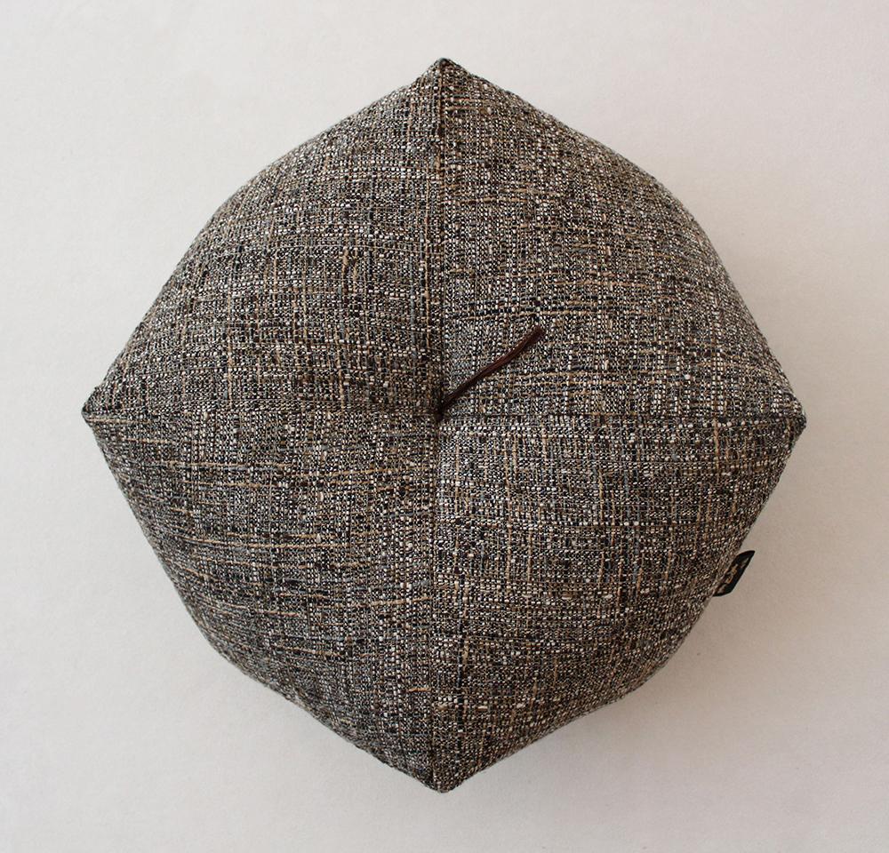 【 洛中高岡屋 】落ち着いた色目と素材感 ブレンデル おじゃみ座ぶとん（ベージュ）