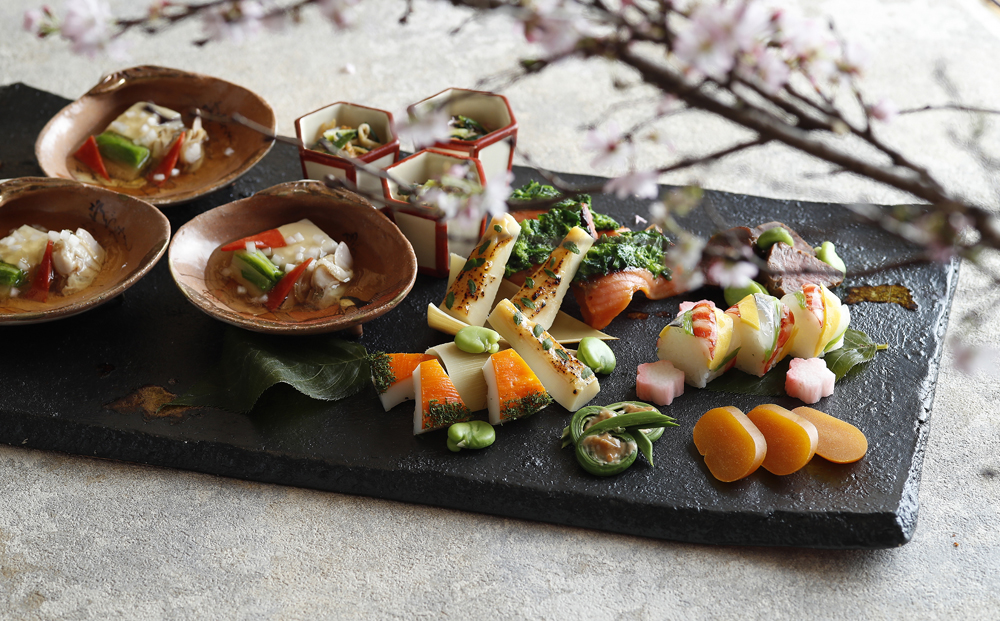 【パレスホテル東京】日本料理 和田倉 京都を楽しむ会席 ペアお食事券｜丸の内 人気ホテル 名店 食事券［ 京都の旬を味わう 京料理 ランチ ディナー 食事券 2人 美食 グルメ 東京 大手町 人気 おすすめ 記念 お祝い ホテル 旅行 観光 食事 ふるさと納税 ］