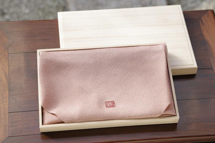 【宮井】正絹ふろしき　四季の色（鼠砂）二幅　桐箱入り