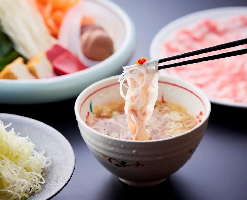 【CHIRIRI】２人前 近江牛とブランドポークの食べ比べ野菜付き 京都つゆしゃぶ