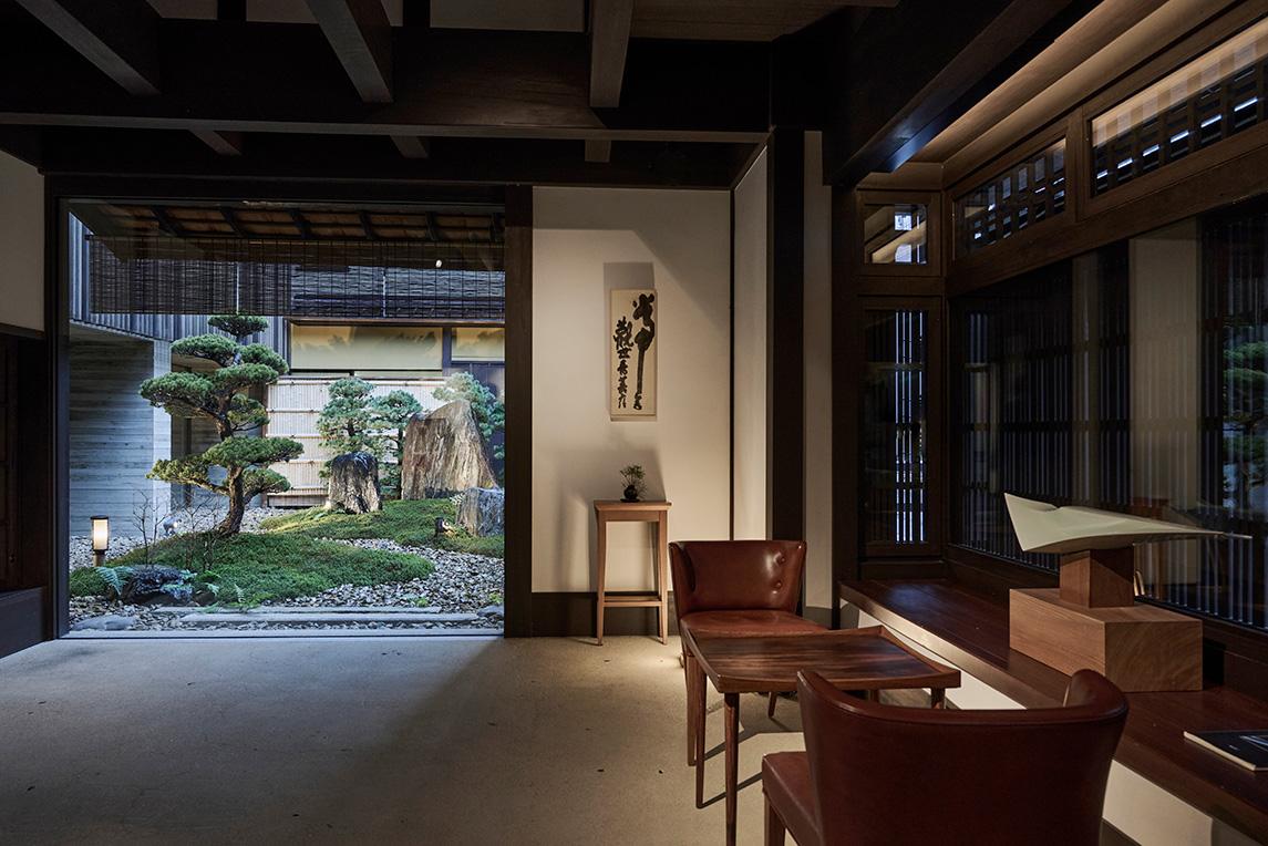 【THE HIRAMATSU 京都】ホテル宿泊ギフト券 3万円分×10枚セット(ホテルの宿泊、レストラン等で使用可)［ 京都 ひらまつ 中村外二工務店監修 スモールラグジュアリー ホテル 宿泊 ギフト券 割引券 割引 チケット 宿泊券 人気 おすすめ ホテル 宿泊 旅行 観光 グルメ ふるさと納税 ］