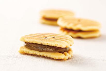 ＜定期便・年4回＞ 【鼓月】姫千寿せんべい三段箱（シュガークリーム・有機抹茶・有機ほうじ茶）各12枚入　［ 京都 老舗 和菓子 千寿せんべい 有名店 人気 おすすめ お菓子 スイーツ お取り寄せ 通販 ギフト プレゼント 贈答 送料無料 ふるさと納税 ］