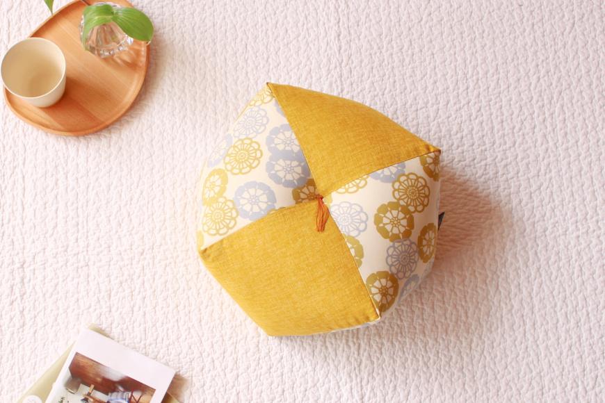 【 洛中高岡屋 】ラクにくつろげる おじゃみ座布団（木綿・菜の花フローラル）