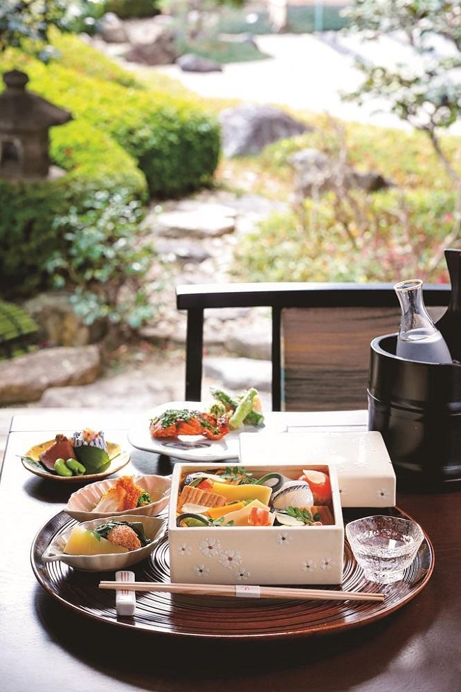 【ホテルオークラ京都】ホテルオークラ京都・からすま京都ホテル 宿泊ギフト券 3万円分（ホテルの宿泊、レストラン等で使用可）［ 京都 ヨーロピアンテイスト クラシック 東山の眺望 ホテル 宿泊 ギフト券 割引券 割引 チケット 宿泊券 人気 おすすめ ホテル 宿泊 旅行 観光 グルメ ふるさと納税 ］