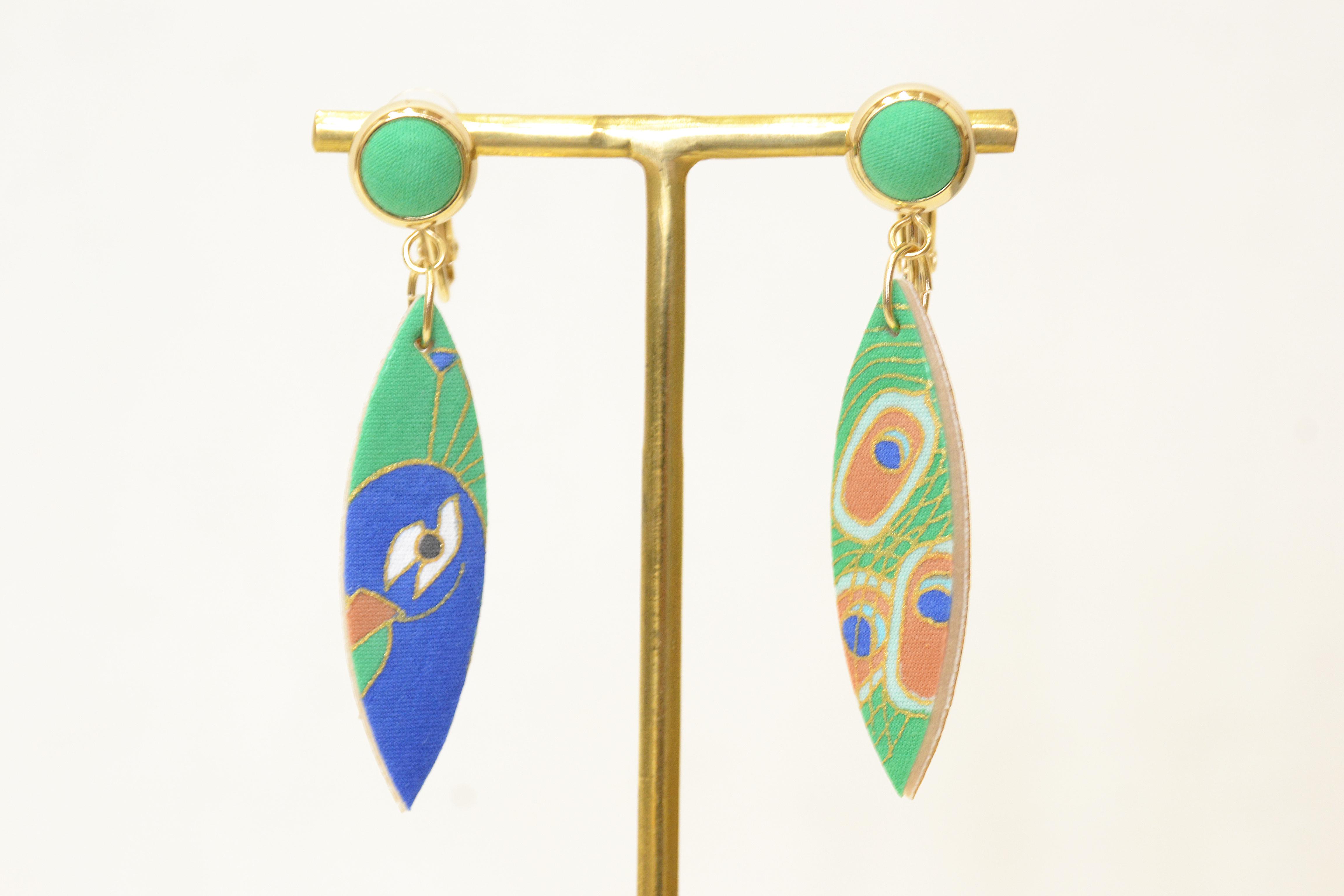 【染工房正茂】手描友禅　ピアス・イヤリング（ファブリックアクセサリー）《孔雀》