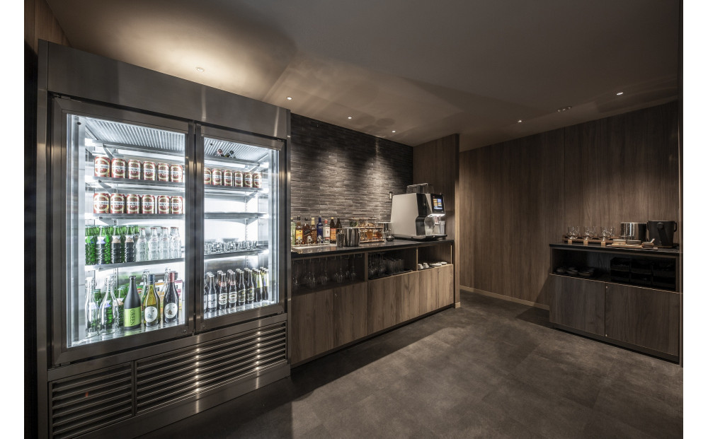 【ザ ロイヤルパークホテル アイコニック 京都】平休日1泊朝食付 ペア宿泊券《スーペリアツイン》｜京都 烏丸御池 人気ホテル [ 烏丸御池駅徒歩2分 好アクセス 宿泊者専用ラウンジ 大浴場 パティスリー ダイニング カフェ バー 宿泊券 朝食付き 2名 おすすめ 宿泊 旅行 観光 食事 ふるさと納税 ]