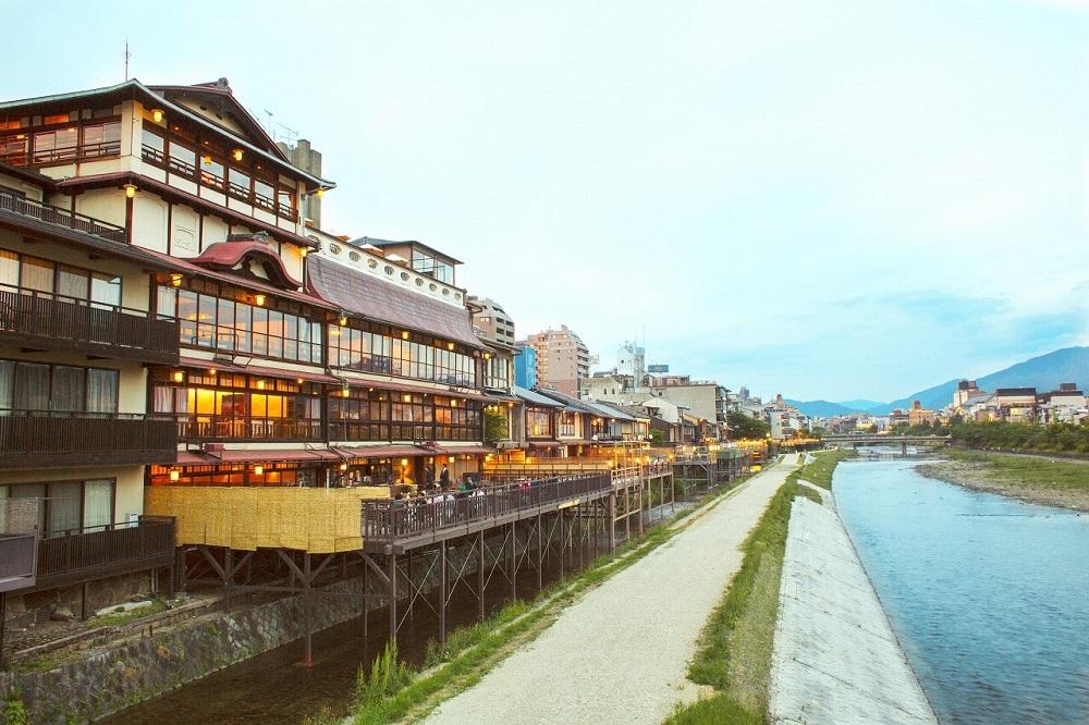 レストラン ルアン ランチペア食事券｜京都木屋町 鮒鶴 人気リゾート フレンチ 食事券［ フレンチ ランチ コース料理 食事券 2人 美食 グルメ 人気 おすすめ 記念 お祝い ホテル 旅行 観光 食事 ふるさと納税 ］