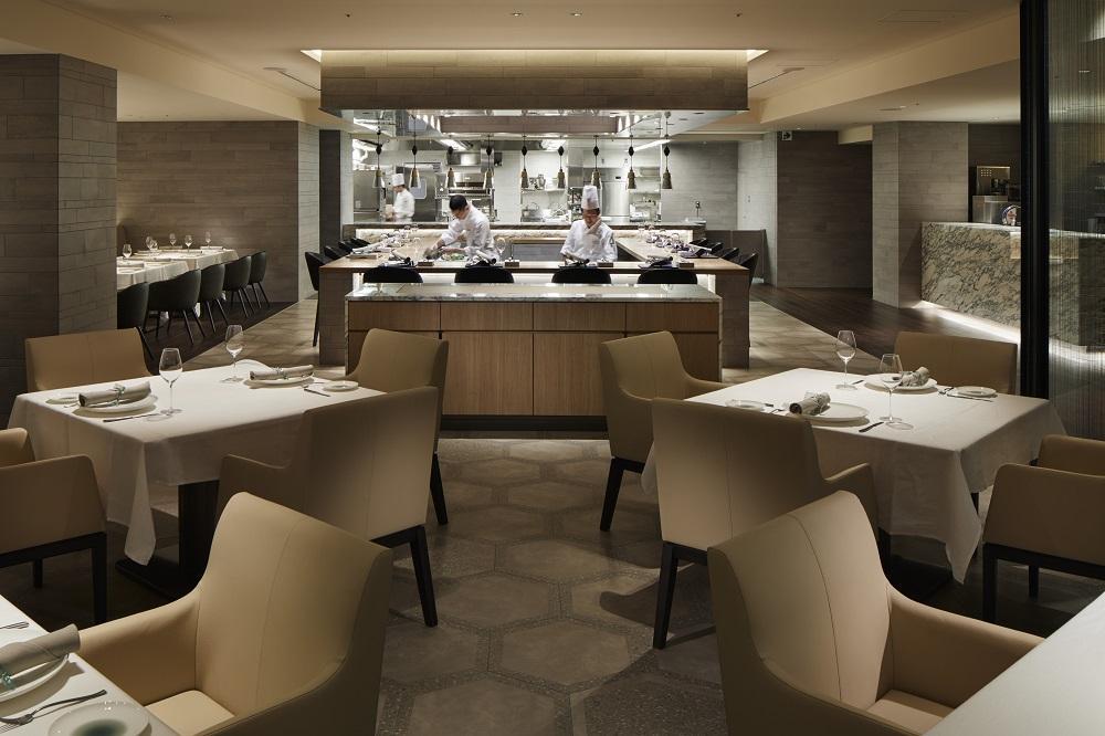 【高島屋選定品】【THE THOUSAND KYOTO】ザ・サウザンド京都 ギフトチケット3万円分［ 京都 京都駅 至近 アクセス 抜群 次の千年の心地よさ ホテル 割引 チケット 宿泊券 ギフト券 人気 おすすめ 宿泊 旅行 観光 宿 ］