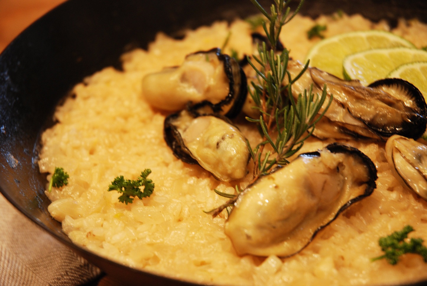 【2026年2月中旬以降発送】殻付き 養殖 真牡蠣 4kg 加熱用 朝どれ直送！先行予約 岡山八朗兵衛商店 : 二枚貝 牡蠣 かき オイスター 殻付き牡蠣 生牡蠣 活牡蠣 カキ 海鮮 魚介 海産物 海の幸  漁師直送 ナイフ付き