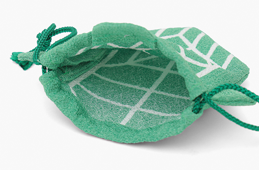 【BEAMS JAPAN】 COCHAE ちりめん巾着 亀 舞鶴限定商品 