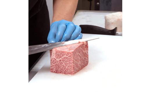 《受注生産》高級部位使用 A 5 黒毛和牛 ローストビーフ ハネシタ と シャトーブリアン お取り寄せ グルメ 受注生産 牛肉 お肉 おかず メイン ビーフ 最高級 お手軽 冷凍 熨斗 贈答 熨斗 御中元 お中元 夏ギフト ギフト ごちそう 贅沢 お祝い 洋食