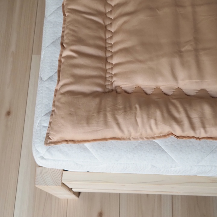 マットレスの上に一枚(ベッドパッド) マザーコットンパッド ダブル ＜亀屋寝装センター＞《寝具 布団 ベッドパッド 綿布団 軽量 綿》