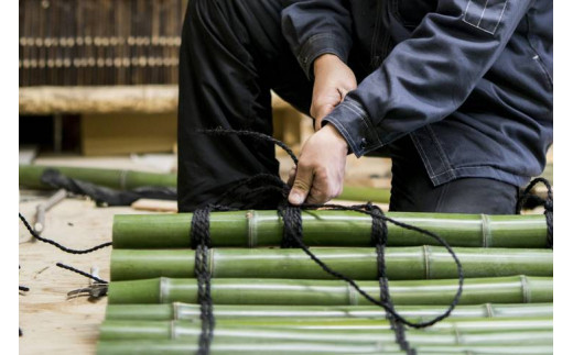 「井戸を鮮やかに彩る」京都の竹垣職人がつくる 竹製の井戸蓋