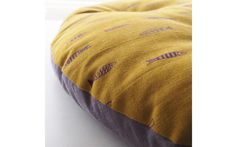 å圢座åžå£ ç¶¿100% çŽåŸ100cm éžã¹ã è²æ(衚è£) ãããã ã€ã³ããªã¢ å¯å
· èµ€ã¡ãã ãããŒããã ã®ãã 倩ç¶çŽ æ æäœã