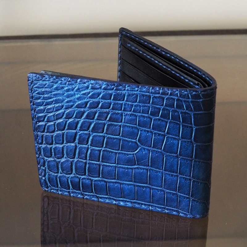 藍染めクロコダイル二つ折り財布 本革 クロコダイル ヌメ革 鰐 高級 財布 二つ折り レザー 長財布 ワニ本革 ワニ革 手作り メンズ レディース プレゼント ギフト 贈り物 お祝い 誕生日 記念日 金運 風水 八幡市 京都 革工房むくり