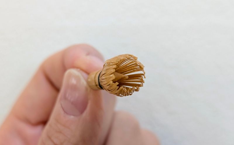 茶筅と緑茶のイヤリング アクセサリー 小物 雑貨 和装 和服 ファッション小物 かわいい おしゃれ 和風 レトロ 着物に合うアクセサリー 軽い付け心地 