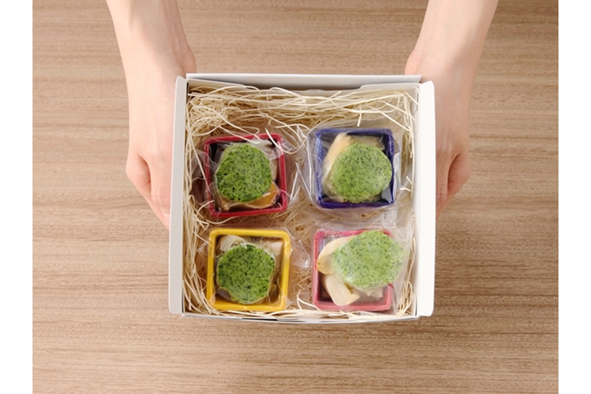 ãã€è²ã®ãã«ãŽãŒãã¥é¢šïŒ4åã»ããïŒã³ã³ããåšä»ã