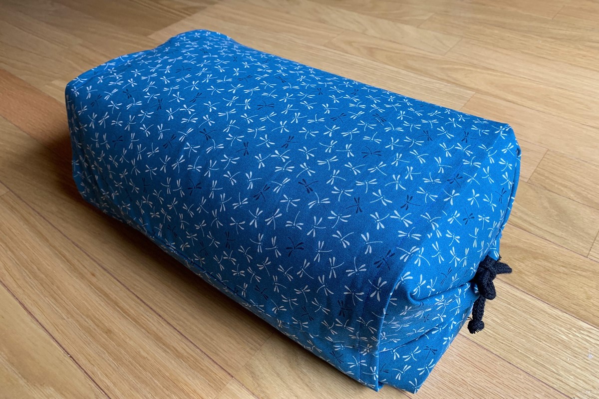 高さ調節できる 天然そば枕(青）カバー付き