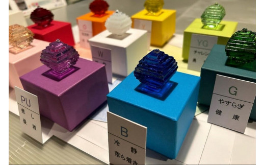 なりたい自分に変わる「手のひらガラス」（桃色）