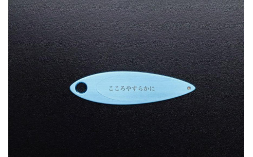 遺灰入れカード型ケース 結心華 葉っぱタイプ アルミ製 色：ブルー（カラーアルマイト）