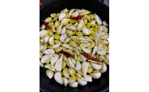 【数量限定40】新にんにく1kg（15玉～30玉前後） にんにくコンフィレシピ付き（栽培期間中農薬・化学肥料・除草剤不使用）（2026年6月上旬～発送）