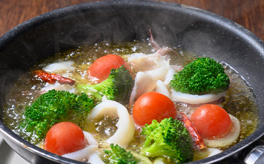 【先行予約】BBQに最適！ 白イカ（ケンサキイカ） 調理済み 正味2kg入り（8～16匹） ※小分け真空包装 海鮮 魚介 烏賊 調理済み バーベキュー 壺焼き 小分け 冷凍 ふるさと納税 イカ ふるさと納税 海鮮BBQ