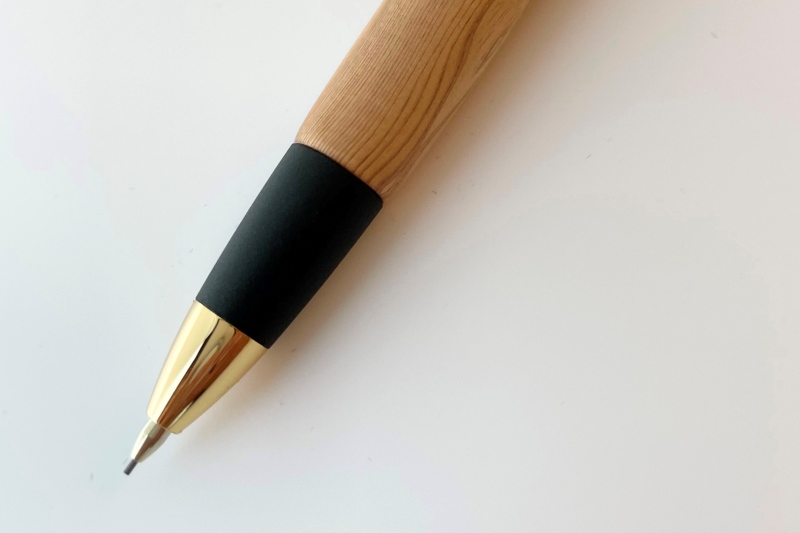 天然屋久杉【無垢】シャープペンシル(0.5mm)1本〈 ペン 文具 文房具 シャーペン 木軸 木製 ギフト 贈答 プレゼント 記念 工芸品〉 