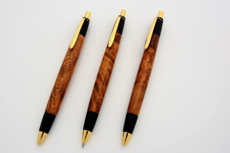 天然屋久杉ボールペン(0.7mm)1本 〈 ペン 文具 工芸品 文房具 雑貨 ギフト 贈答 プレゼント 木軸 木製 入学 お祝い〉 