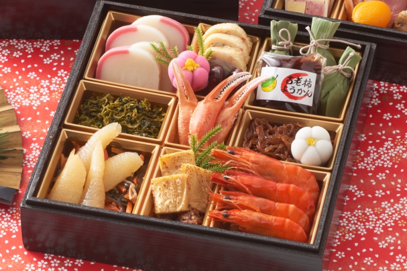 京都 和洋折衷 おせち 三段重（61品目、3～4人前）冷凍【先行予約／毎年・早期受付終了品】12月29日か30日配送（日時指定不可）〈ころ柿羊羹・玉露ちりめん入り、おせち、おせち料理、冷凍おせち〉 