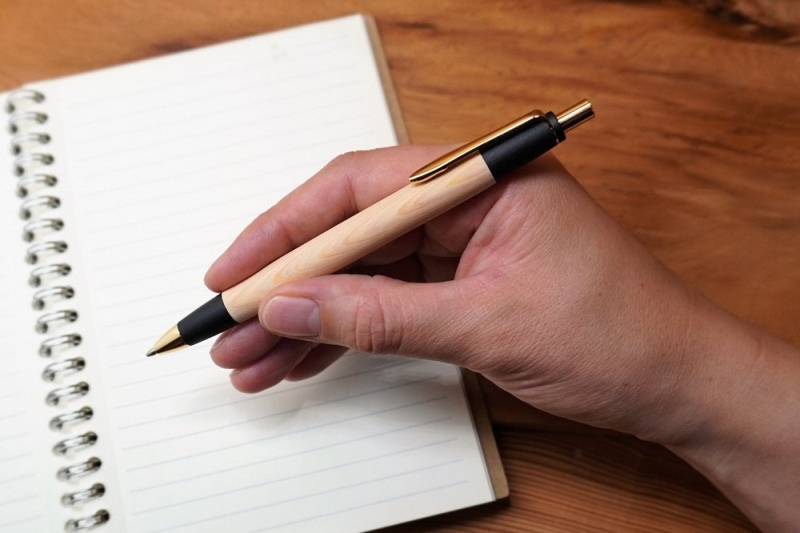 屋久島産【天然ヒノキ】無垢ボールペン・ストレートタイプ(0.7mm)1本 〈 文具 工芸品 木軸 木製 雑貨 ギフト 贈答 プレゼント〉 文房具 