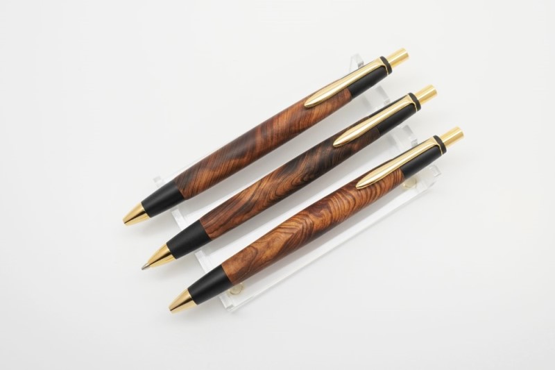 天然屋久杉【光明瘤】無垢ボールペン(0.7mm)1本 〈 ペン 文具 工芸品 文房具 木軸 木製 雑貨 ギフト 贈答 プレゼント 記念〉 