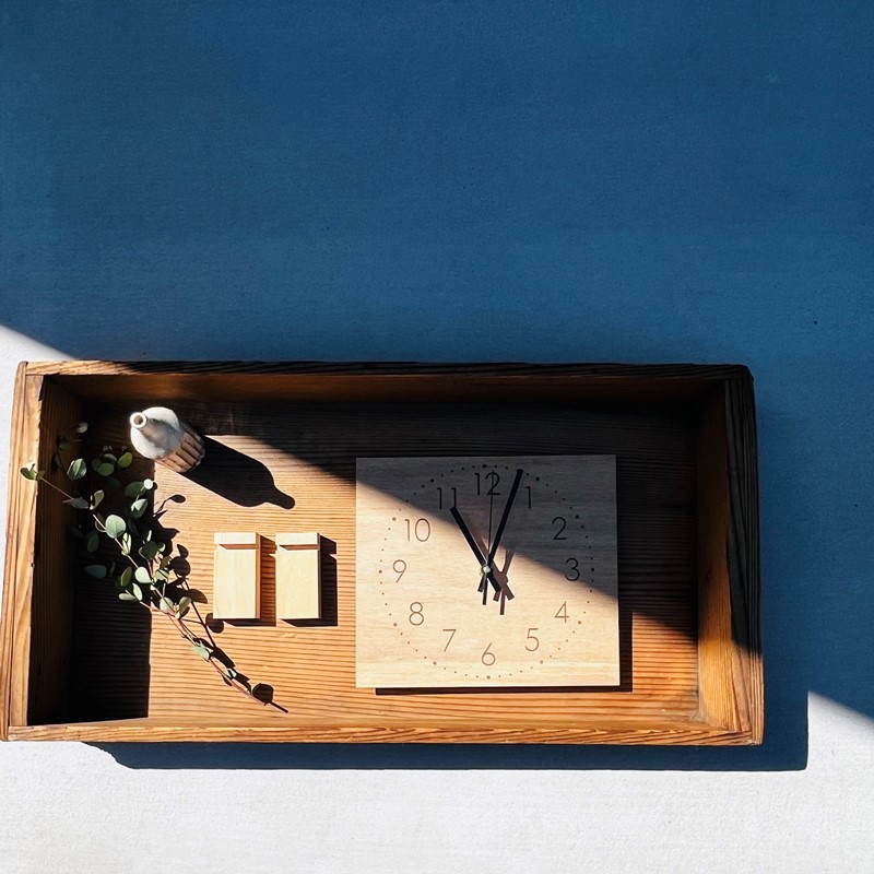 地球に優しい”木の時計”〈木製 安心 時計 とけい 卓上時計 置時計 工芸品 手作り おしゃれ 雑貨 小物 プレゼント 贈り物〉