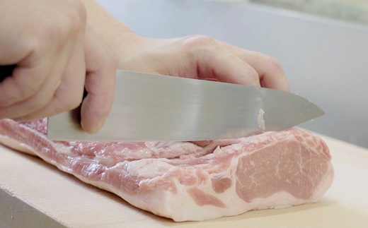 【2026年1月中旬以降発送】自家製 焼豚 320g 焼豚のタレ付き 焼き豚 ロース チャーシュー ラーメン 豚肉 肉 お肉 国産 自家製タレ たれ 人気 おすすめ おかず お惣菜 惣菜 お歳暮 お中元 ギフト ラーメン 焼豚丼 あっさり 冷凍 京都 京丹波 京丹波町 ※北海道・沖縄・その他離島は配送不可 [005IZ001]