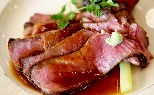 【2026年1月中旬以降発送】自家製 ローストビーフ × 焼豚 セット 黒毛和牛 牛肉 直火焼き ソース付き 焼き豚 ロース チャーシュー ラーメン 豚肉 肉 お肉 国産 自家製タレ たれ 人気 おすすめ おかず 惣菜 お歳暮 お中元 ギフト焼豚丼 あっさり 冷凍 京都 京丹波町 ※北海道・沖縄・その他離島は配送不可 [018IZ001]