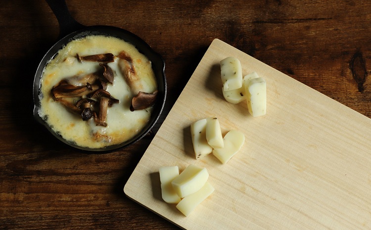 京丹波の牧場が作るナチュラルチーズセット