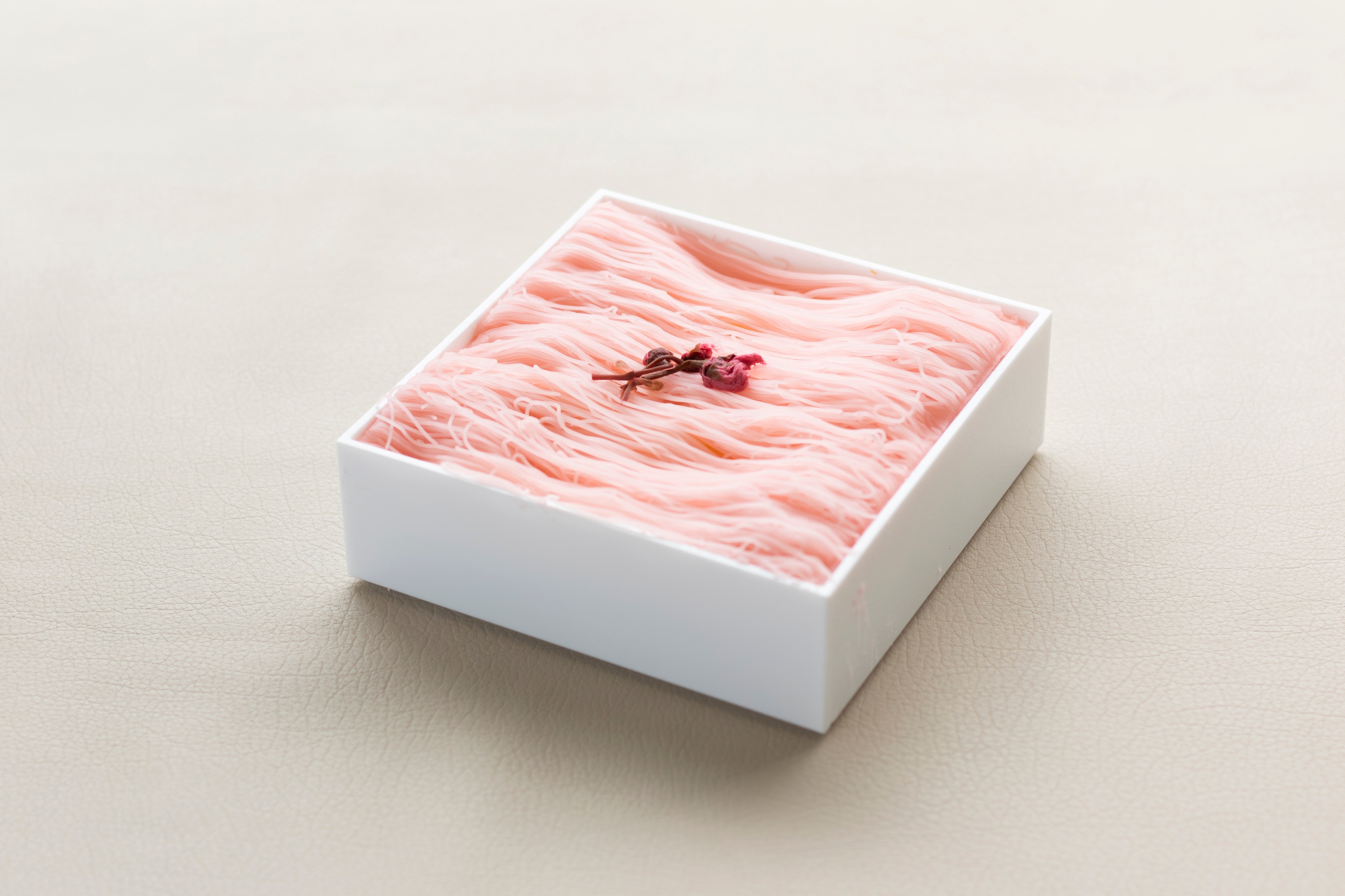 贅沢お重の桜餡モンブラン 1箱 モンブラン 国産 和栗 栗 くり スイーツ デザート 栗スイーツ 洋菓子 おかし おやつ ギフト プレゼント 贈答 冷凍 お中元 お歳暮 京都 京丹波 10000円 ※北海道・沖縄・その他離島は配送不可。