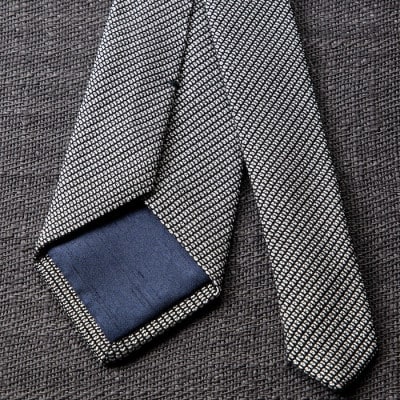 【手織りネクタイ】ホワイトグレー フレスコタイ kuskafabric  京都・丹後のシルク織物【1080340】