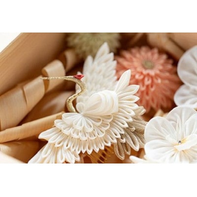 森の美しさを守る　与謝野ヒノキ木箱入りシルク100%つまみ細工ウエディングセット　京都丹後より【1584973】