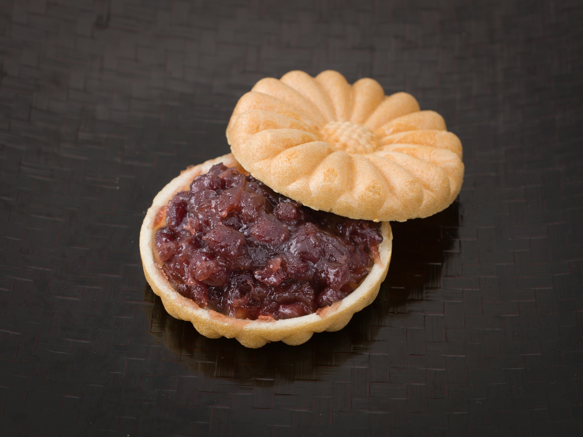 京都与謝野町のおみやげ定番の和菓子セット【もなか20個 味土里25個 】贈り物・ギフトにもおすすめ【配送不可地域：離島・北海道・沖縄県】【1703531】