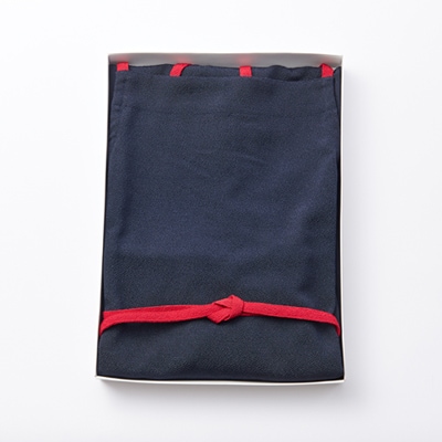 京都の伝統織物を使った丹後ちりめんエプロン(ネイビー×レッド)　プレゼント・ギフトにも　京都与謝野町【1604672】