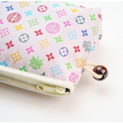 コスメポーチ(木玉ポーチ)　モノグラム柄(淡いピンクバージョン)【1629882】