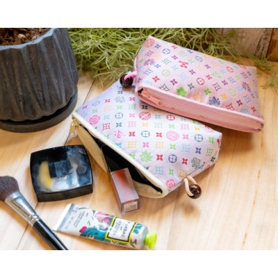 コスメポーチ(木玉ポーチ)　モノグラム柄(淡いピンクバージョン)【1629882】