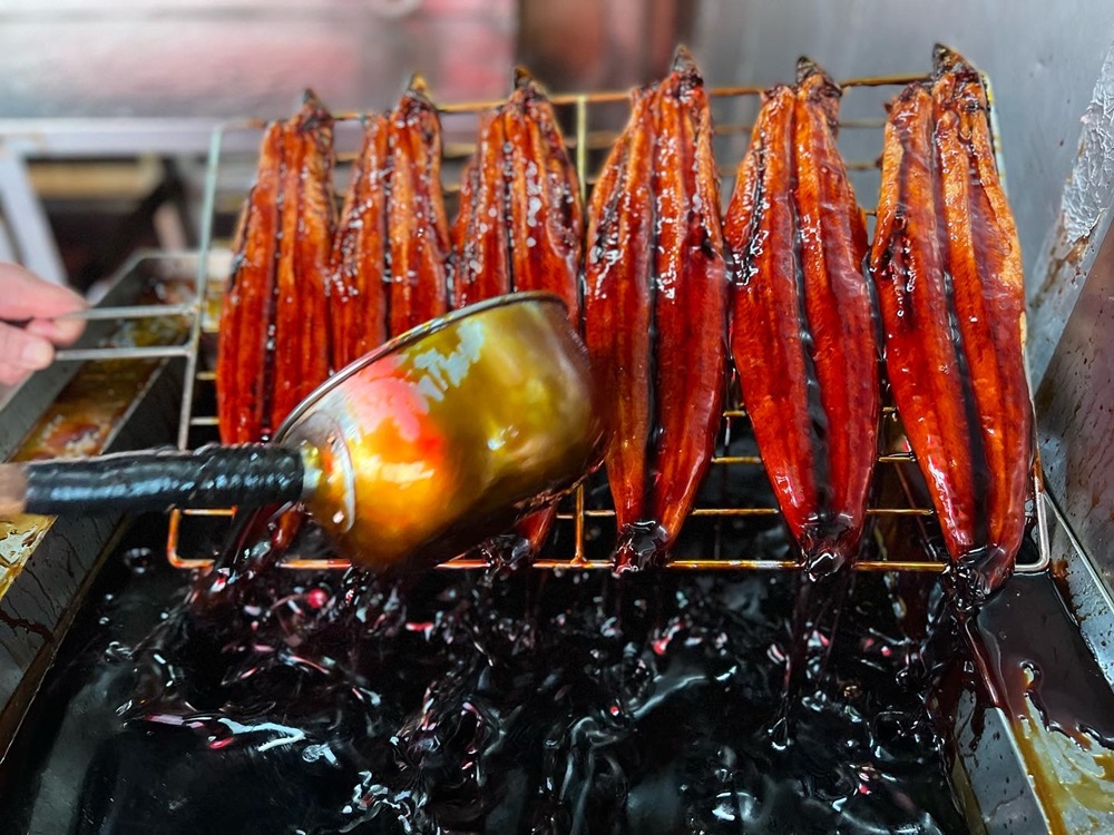 【定期便6ヶ月】[特大] 国産 関西風地焼き うなぎ【蒲焼】+【白焼】食べ比べセット｜うなぎ 泉大津 鰻 蒲焼き 冷凍鰻 活鰻 鰻次郎 うな重 土用の丑の日 お取り寄せ 高級 うなぎの日 ウナギ unagi ※離島への配送不可
