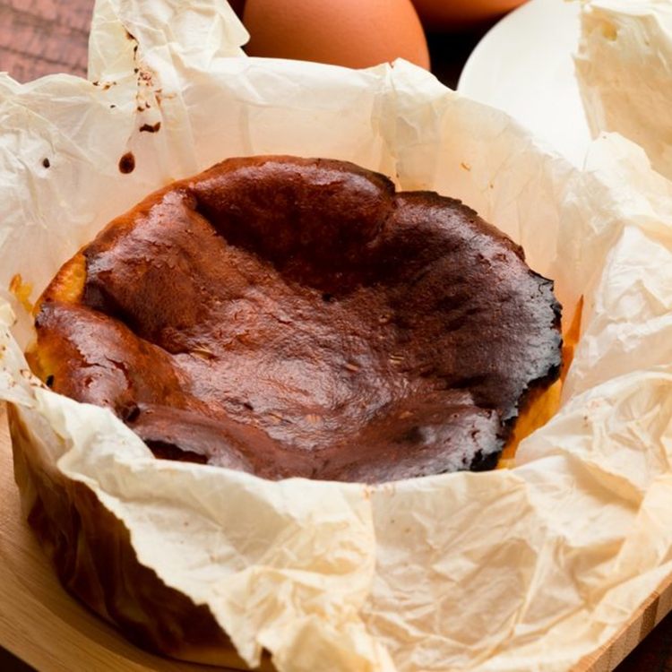 バスクちーず 2個セット（1ホール 4号サイズ 約420g） | ぷりんとちーずの菓子工房 菓なで チーズ チーズケーキ スイーツ デザート お菓子 洋菓子 贈答 贈り物 プレゼント ギフト ※離島への配送不可