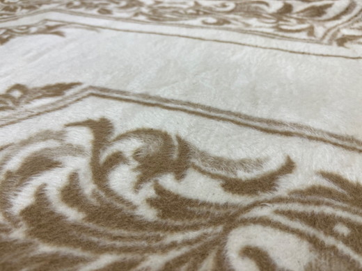 なめらかタッチ　シルク100％　ジャカード織シルク毛布（毛羽部分）約140×200cm（シングルサイズ）FNM020