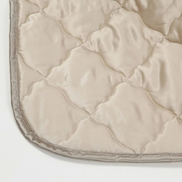 シルクサテン敷きパッド | ひんやり 洗濯可能寝具 肌ケア 髪ケア 摩擦レス 快眠 オールシーズン 睡眠改善 肌質改善